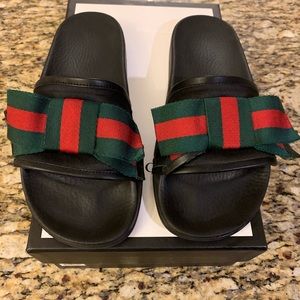 Gucci Pursuit Bow Slide Sandal
